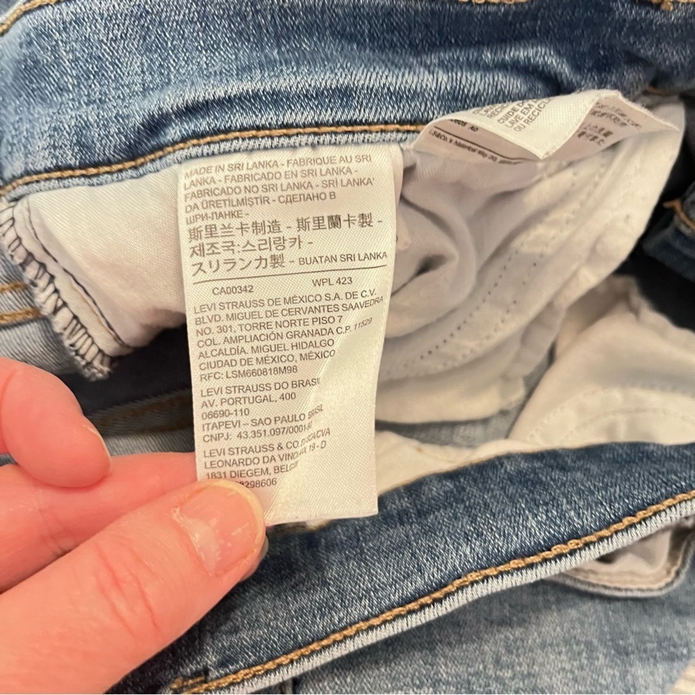 Levi's Women's Classic Crop Blue Jeans - Size 14 / W32 Elastane Retro - Picture 13 of 15